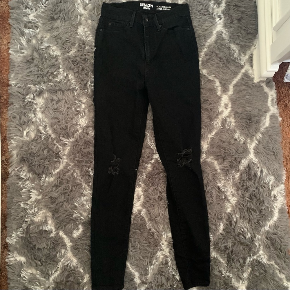 Levi Ultra High Rise Ankle Jegging